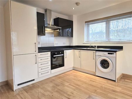 2 bed apartment to rent in Cherrydown East, Basildon, SS16 - Photo 4