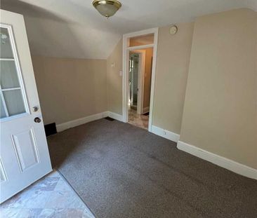 For Lease - 4287 Queen (Upper Unit ) Street, Lincoln, Ontario - Photo 2