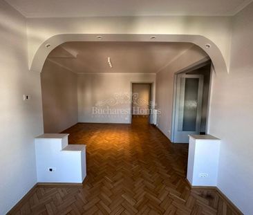Updated Place With Character, Three Bedrooms in Art Deco Villa- Kis... - Fotografie 2