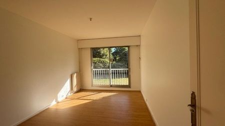 Location Appartement 3 pièces 84m² - Photo 3