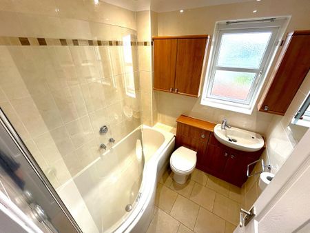 2 bedroom semi-detached house to rent - Photo 4