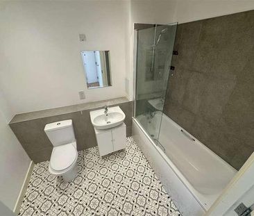 Imperial Drive, Harrow, HA2 - Photo 6