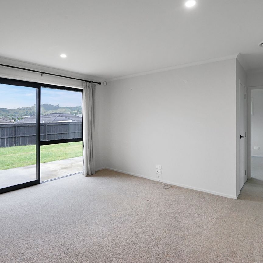Convenient PÃ…Âkeno Living Ã¢Â€Â“ Close to Motorways & Amenities - Photo 1