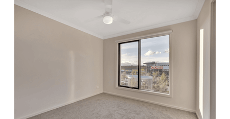 Absolute Convenience - Opposite to Riverdale Village! - Photo 3