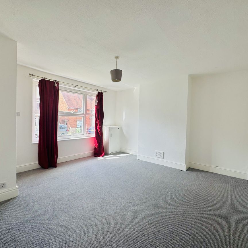 Jubilee Crescent, Wellingborough - Photo 1
