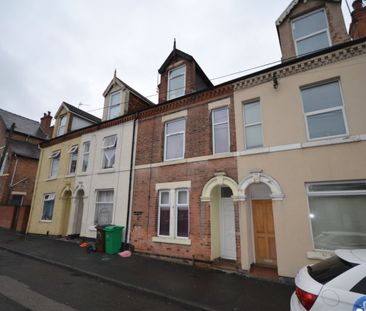 3 bed Mid Terraced House for Rent - Photo 2