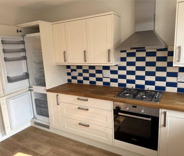 2 bedroom semi-detached house to rent - Photo 5