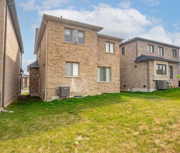 For Lease - 102 Strickland Avenue, Brantford, Ontario - Photo 4