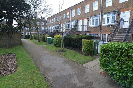 Adams Square, Bexleyheath, DA6 - Photo 2