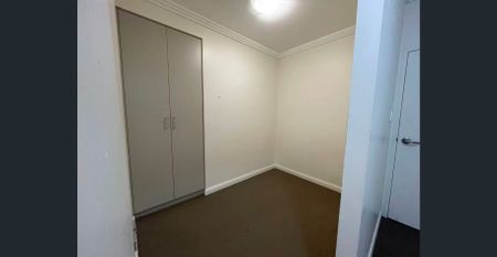 3 bedroom plus study Apartment - Photo 5