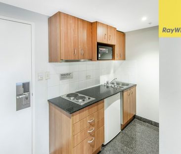 Prime Location, Fully Furnished Apartment: Your Ideal Home Awaits - Photo 1