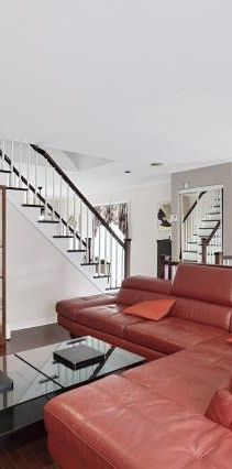 Superbe maison de ville, proche de tout! - Photo 1