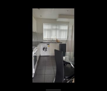 Room in a Shared House, Amberton Creaent, LS8 - Photo 4