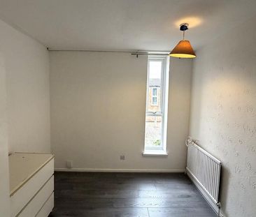 4 bedroom terraced house to rent - Photo 5