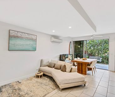 Stylish 3-Bedroom Townhouse in Brightwater! - Photo 2