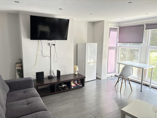 12 Langdale Terrace, Leeds, LS6 3DY - Photo 1