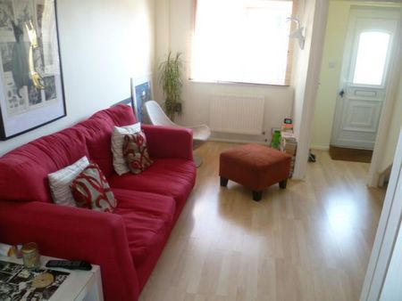 2 bedroom terraced house to rent - Photo 2