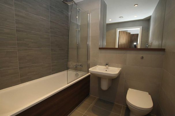 Wilburn Basin, Ordsall Lane, Salford - Photo 1