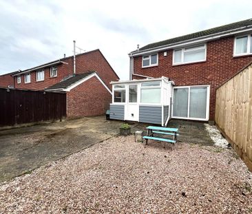 3 bedroom semi-detached house to rent - Photo 1