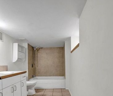 For Lease - 139 Huron Street, Oshawa, Ontario - Photo 4