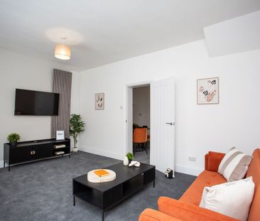 John Street - Photo 1