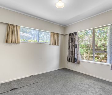 Tidy 2-bedroom unit (middle unit) - Photo 5