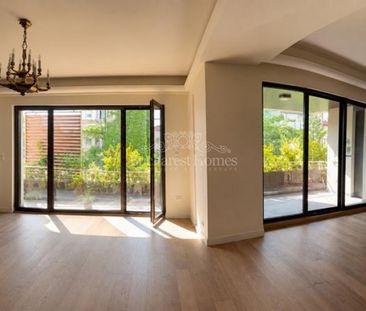 Exceptional Three Bedrooms Apartment, Kiseleff - Fotografie 2