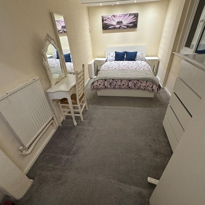 Room in a Shared House, Mayfield Road, CR7 - Photo 1