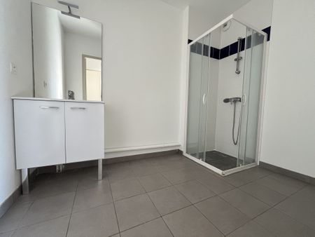 Location Appartement 3 pièces 57m² HONFLEUR 14600 - Photo 5