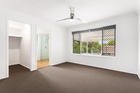 7 Carner Ct, Parkwood QLD 4214 - House For Rent | Domain - Photo 5