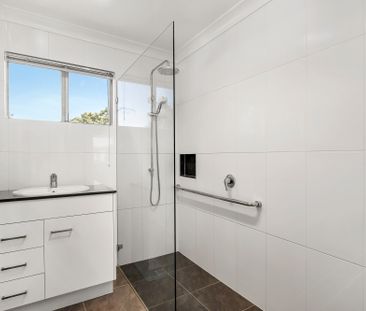 15 Loveanius Street, Silkstone QLD 4304 - House For Rent | Domain - Photo 4