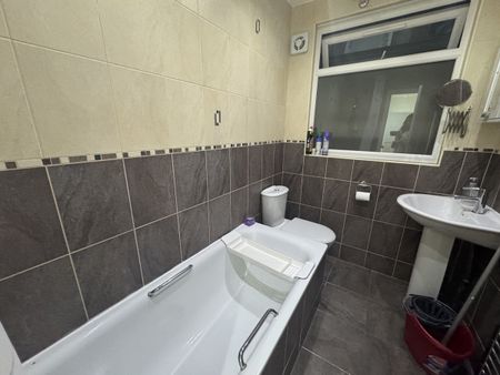 Hamilton Road, Croydon, CR7 8 - Photo 5