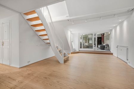 Lejlighed i to plan øverst i ejendommen med privat tagterrasse - Foto 4