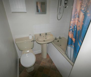 2 bedroom flat to rent - Photo 6