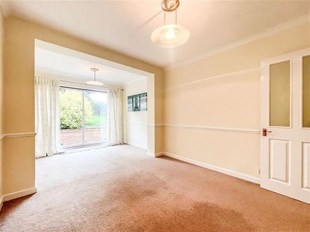 4 bedroom detached house to rent - Photo 3