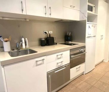 1-bedroom apartment in the sought after Soho complex. - Photo 4