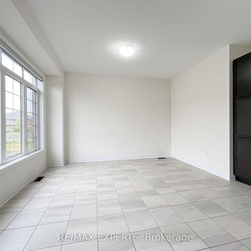 For Lease - 2217 Lozenby Street, Innisfil, Ontario - Photo 1