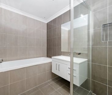 Three Bedroom Duplex - Photo 6