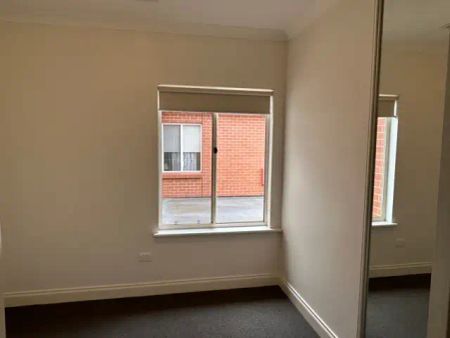 “For Rent – Glynde Stylish 3-Bedroom Character Villa with Modern Comforts” - Photo 4