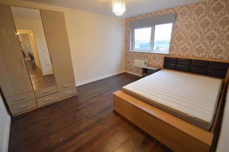 2 bedroom flat to rent - Photo 3