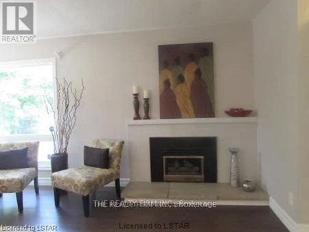 683 FANSHAWE PARK ROAD E - Photo 2