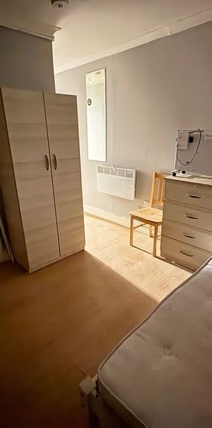 Studio Flat, Myddleton Road, N22 - Photo 1