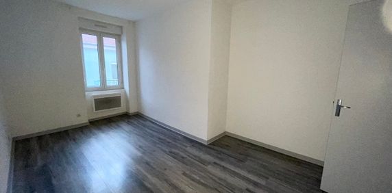 Location Appartement 3 pièces 71m² FIRMINY 42700 - Photo 2