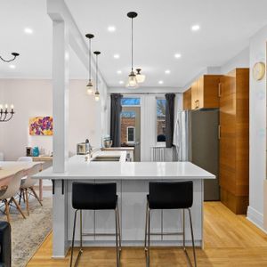 Splendide haut de duplex entièrement rénové à aire ouverte – 3 CAC + 2 balcons au cœur de NDG (chauffage inclus) - Photo 2
