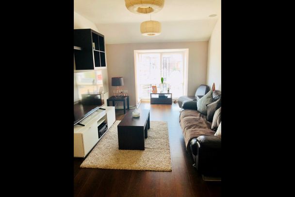 2 Bed Flat, St. Marys Grove, RG1 - Photo 1