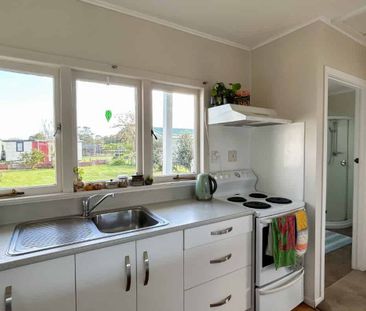 Cutie with Character - Photo 5