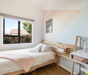 Versatile Living in the Heart of Onehunga - Photo 4