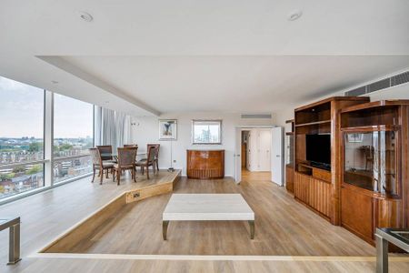 3 bedroom flat to rent - Photo 2