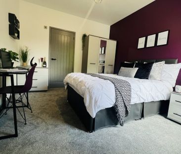 BEDROOM 1 LARGE DOUBLE ENSUITE - Photo 1