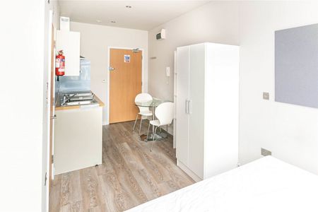 Crown House, - Photo 5